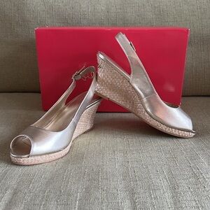 Elegant Women's Wedge Sandals - Gold